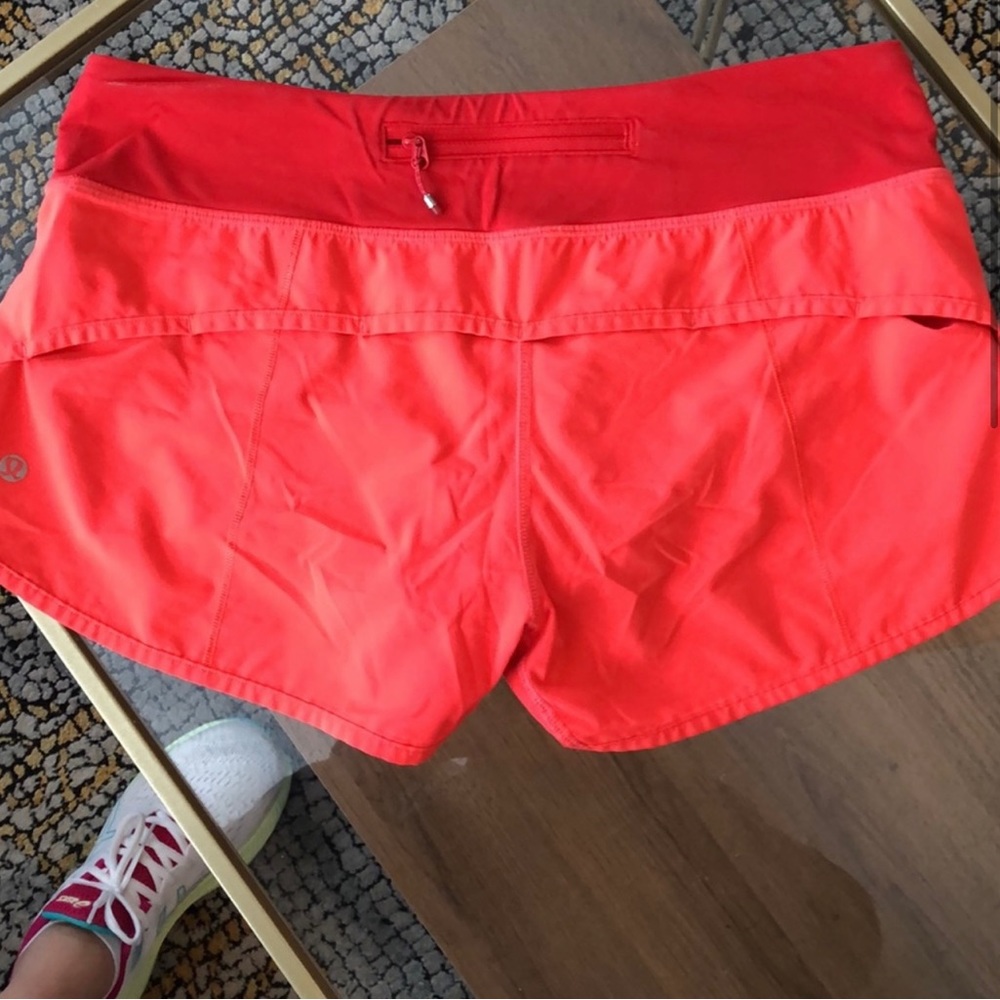 Lululemon speed up 2.5 low rise shorts - Picture 2 of 3